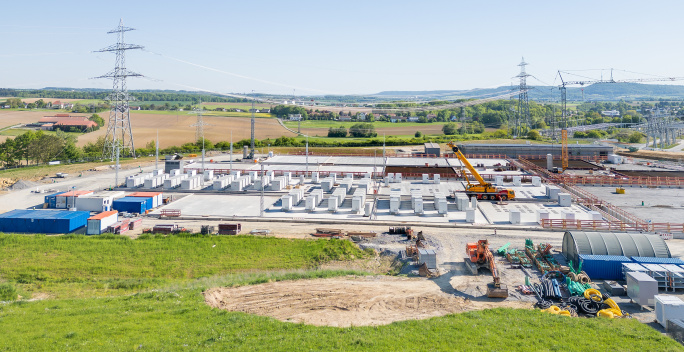 Neubau eines Batteriespeichers und Netzboosters für das Stromnetz in Deutschland