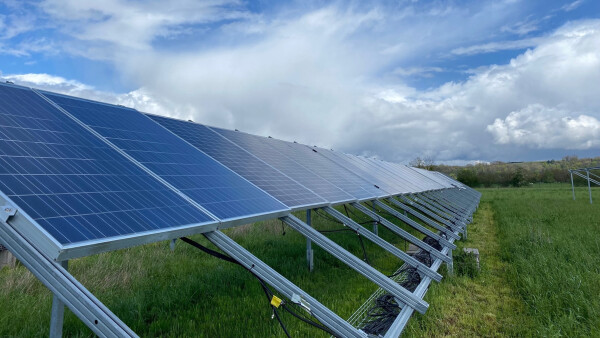 Solaranlagen im Aufbau.