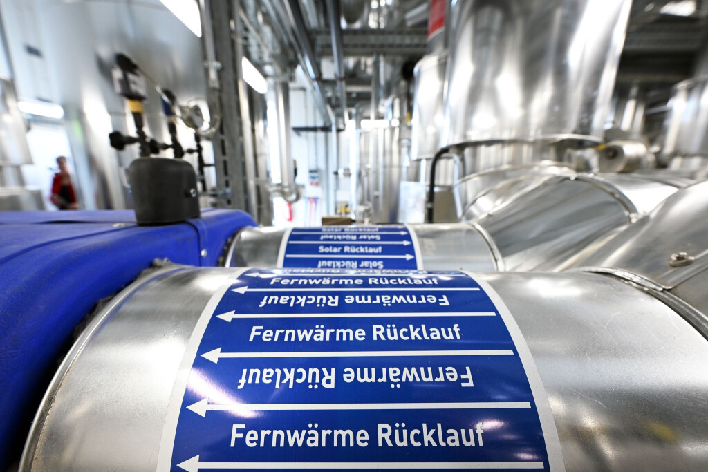 In Berlin und Teilen von Brandenburg wird auch in vielen neuen Wohngebäuden mit Fernwärme geheizt. (Archivfoto)