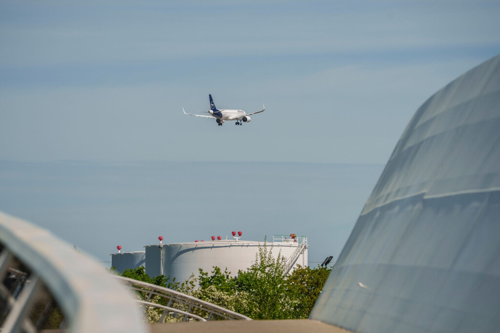 Lufthansa verspricht Passagieren sicheres Kerosin.