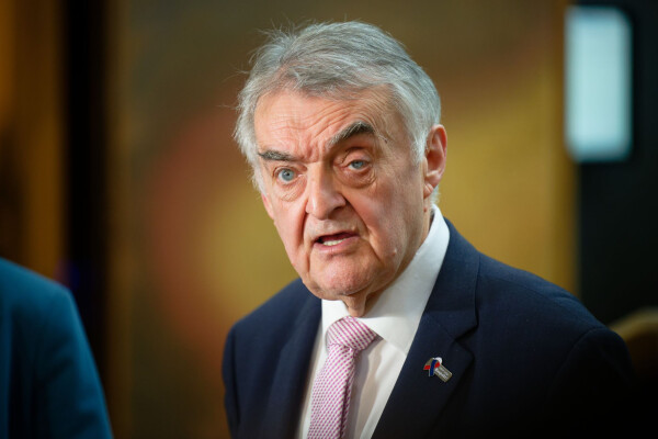 Fordert mehr Bewusstsein für die Sicherheit der kritischen Infrastruktur: NRW-Innenminister Herbert Reul (CDU). (Archivbild)