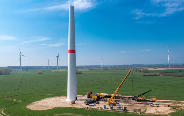 In Windparks in unmittelbarer Ortsnähe sollen in MV keine großen Windräder mehr errichtet werden. (Archivbild)