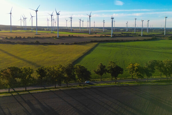 Der Brandenburger Landtag will einen «Wildwuchs» beim Ausbau der Windkraftanlagen verhindern (Archivbild).