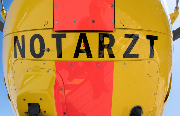 Der Jugendliche wurde per Hubschrauber in ein Krankenhaus gebracht, wo er zwei Tage später starb. (Symbolbild)