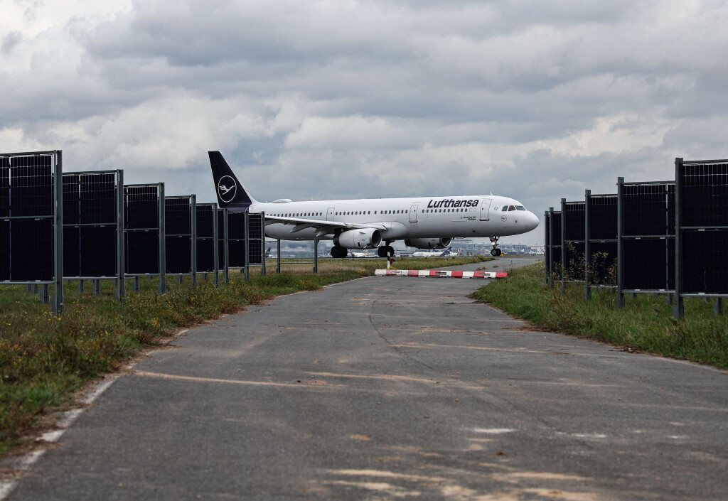 Der Frankfurter Flughafen gewinnt Solarstrom an der Startbahn West.