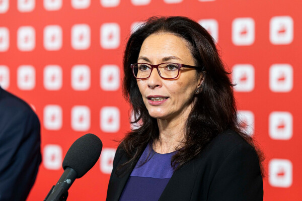 DGB-Chefin Fahimi lehnt Einschnitt ins Sozialsystem an. (Archifoto)