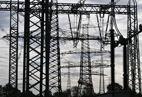 Die neue Stromleitung wurde in zweieinhalb Jahren Bauzeit errichtet.