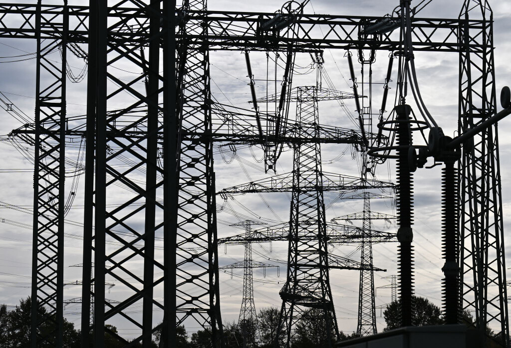 Die neue Stromleitung wurde in zweieinhalb Jahren Bauzeit errichtet.