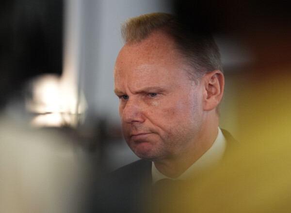 Die Innenbehörde, die von Andy Grote (SPD) geleitet wird, sieht nach dem Brandanschlag in Berlin keine Gefährdung in Hamburg. (Archivbild)