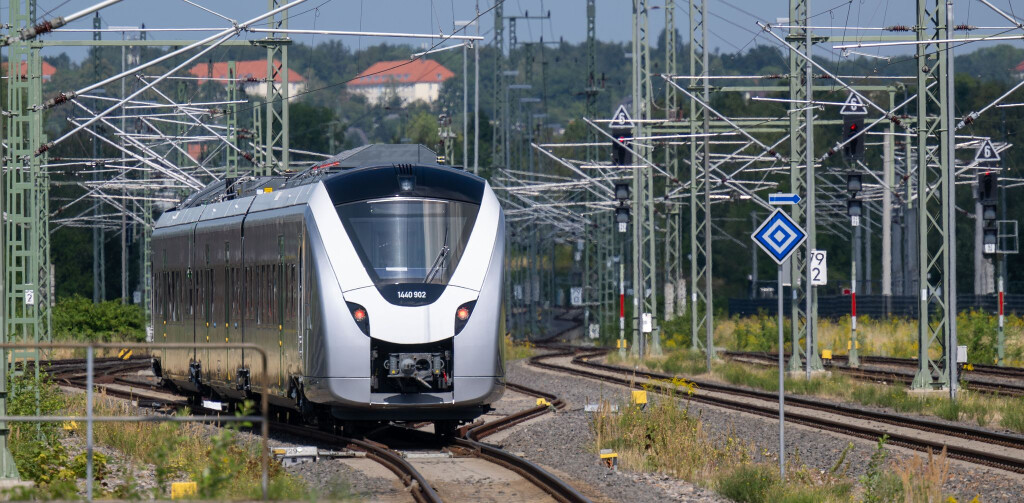 Zwischen Leipzig und Chemnitz rollt bald ein Zug, der ohne Diesel auskommt (Archivbild)