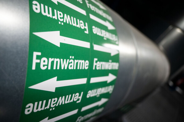 Das Netz von Leitungen, die Fernwärme transportieren, wird in Frankfurt weiter ausgebaut. (Symbolbild)