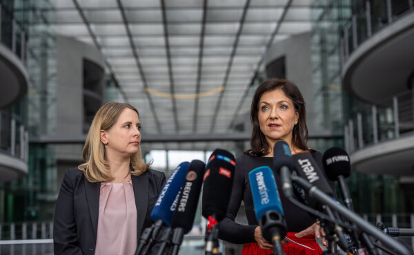 Die Ministerinnen kündigen ein neues Kapitel an.