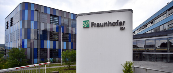 Das Fraunhofer-Institut für Angewandte Optik und Feinmechanik hat einen neuen Erweiterungsbau bekommen - mit neuen Laboren, Büros und Anlagen. (Archivbild)