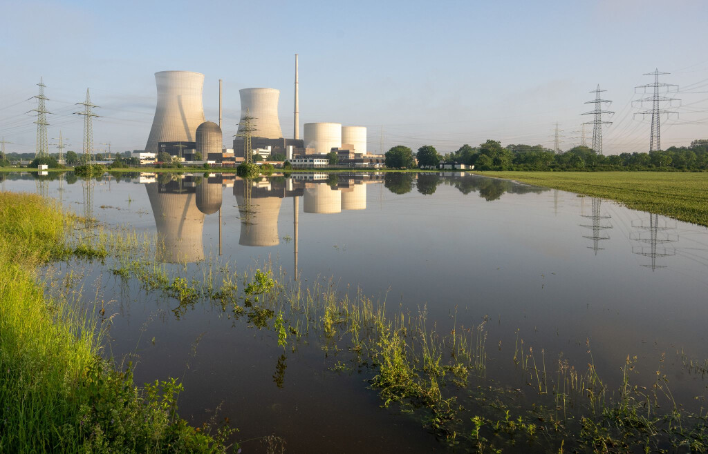 Auch wenn in Deutschland seit Jahren keine Energie mehr durch Kernkraftwerke gewonnen wird, ist das Thema nicht von der politischen Agenda verschwunden. Innerhalb der Bundesregierung gehen die Meinungen aber weit auseinander - ein Konflikt scheint vorprogrammiert. (Illustration)