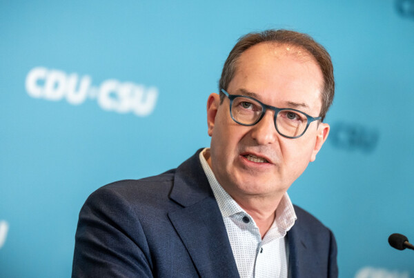 Bundesinnenminister Dobrindt: «Sicherheit hat oberste Priorität.» (Archivbild)