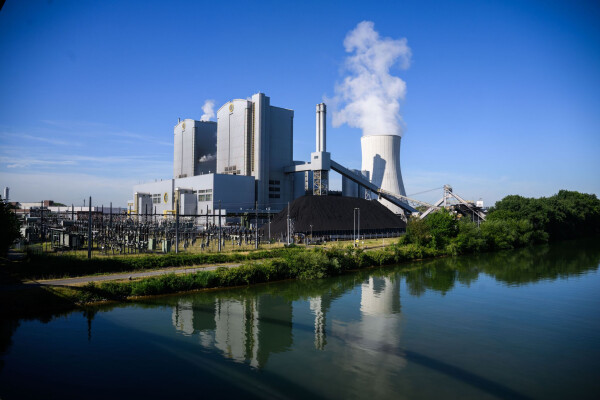 In Hannovers Kohlekraftwerk Stöcken läuft jetzt nur noch einer der beiden Blöcke. (Archivfoto)