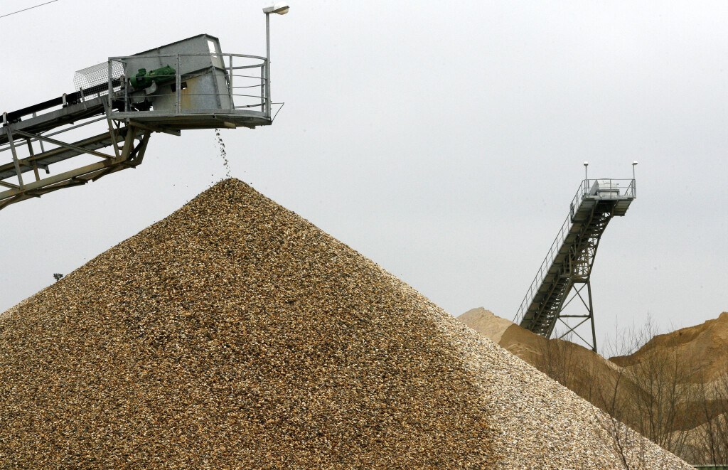 Der Streit um den Abbau von Sand und Kies am Niederrhein ist vor dem OVG ein Dauerthema. (Archivbild)