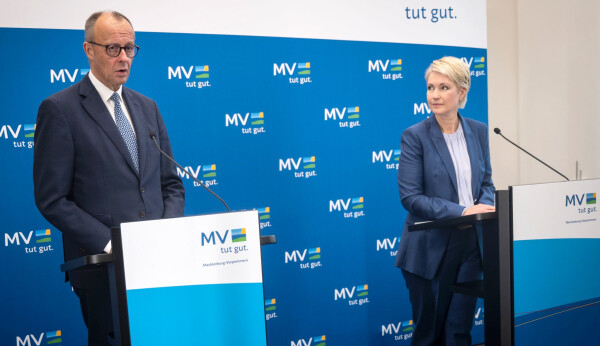 Bei seinem Antrittsbesuch in Schwerin sicherte Kanzler Merz  die Finanzierung der Peenebrücke in Wolgast zu.