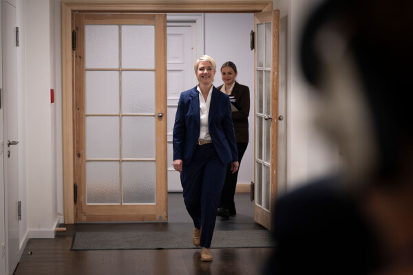 Manuela Schwesig auf dem Weg zu ihrer Zeugenvernehmung im Untersuchungsausschuss des Schweriner Landtags zu Nord Stream 2.