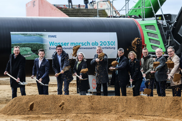 Ab 2030 soll rund 40 Jahre lang Rheinwasser in den Tagebau Hambach fließen, damit ein See daraus wird.