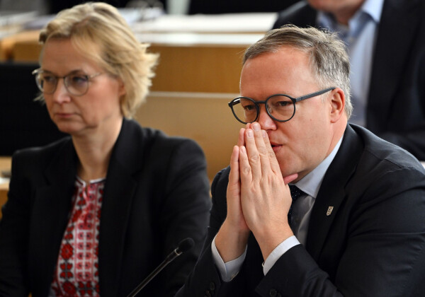 Es gibt keine Einigung über Schritte zur Senkung der Spritpreise im Thüringer Landtag.