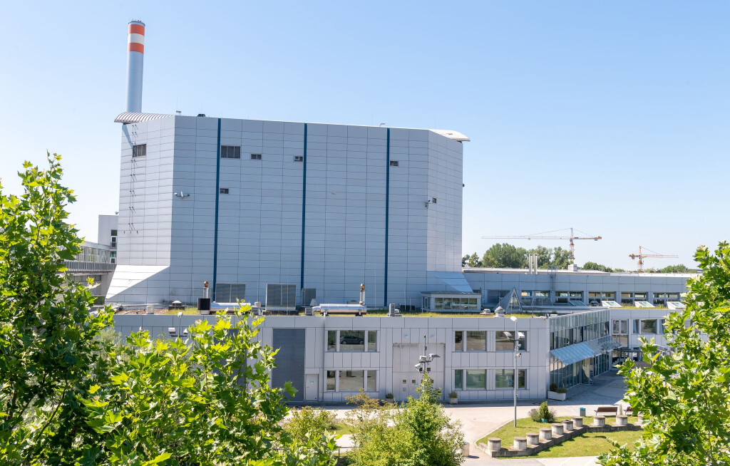 Der Forschungsreaktor München II (FRM II) steht auf dem Gelände der Technischen Universität München (TUM) im Norden der bayerischen Landeshauptstadt.