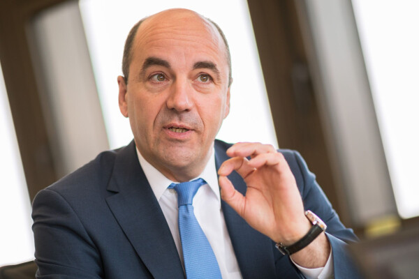 Für ausreichend Energiesicherheit auch in einem Krisenfall schlägt EWE-Chef Stefan Dohler vor, eine Gasreserve anzulegen. (Archivbild)