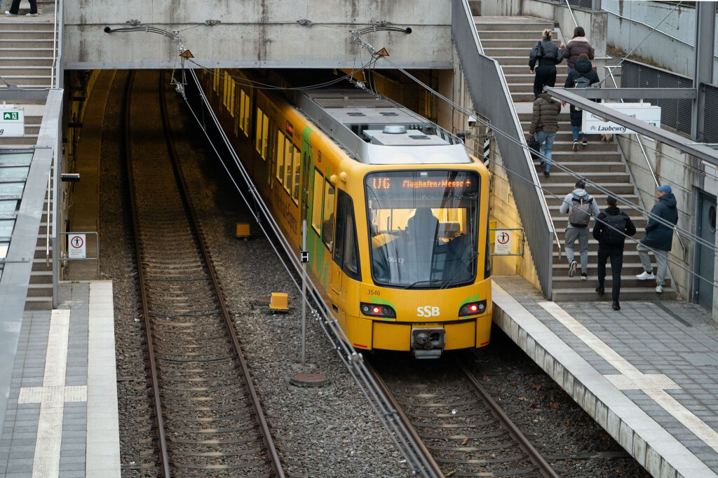 Auch Stadtbahnen waren von dem Stromausfall Fahrgästen zufolge betroffen.