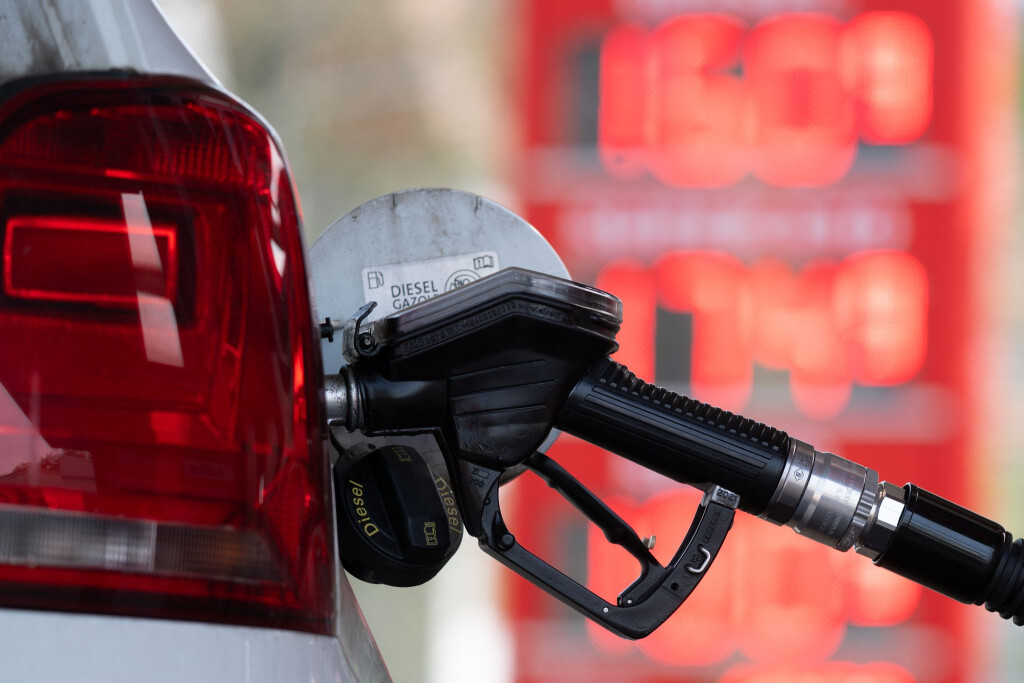 Als Entlastung wegen gestiegener Energiepreise hat die schwarz-rote Koalition in Berlin angekündigt, dass es steuerfrei sein soll, wenn Firmen Beschäftigten eine Prämie bis zu 1.000 Euro zahlen. (Symbolbild)