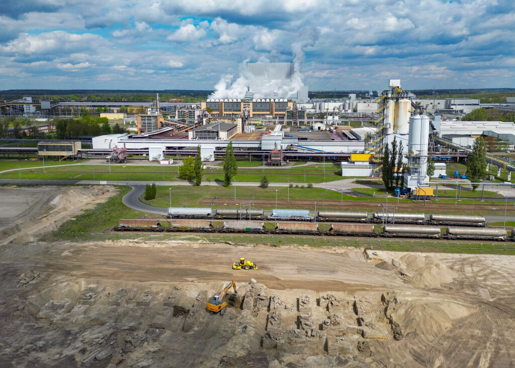 Am Industriestandort Schwarze Pumpe in der Lausitz plant der Energieerzeuger Leag ein neues Gaskraftwerk. (Archivbild)