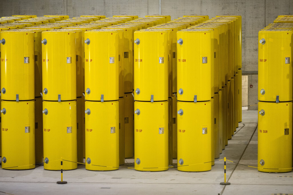 Castoren dieser Bauart sollen von Jülich nach Ahaus transportiert werden. (Archivbild)