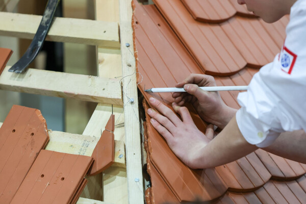 Handwerker in MV fordern einen günstigeren Strompreis. (Symbolbild)