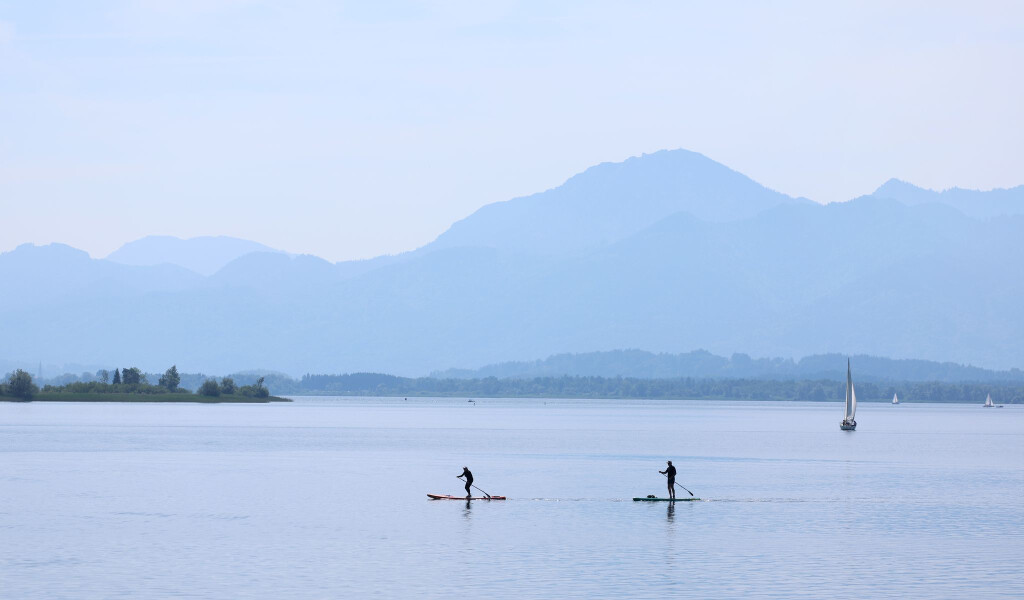 Bayerns Seen und Flüsse sind nicht nur bei Urlaubern sehr beliebt - auch zur Energiegewinnung können sie einen wichtigen Beitrag leisten. Neben der Wasserkraft bietet sich vielerorts im Land auch die sogenannte Gewässerthermie an. (Illustration)