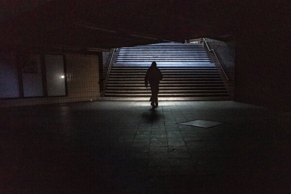 Für viele ein Schock: Noch bis Donnerstag könnten Teile des Berliner Südwestens ohne Strom bleiben.