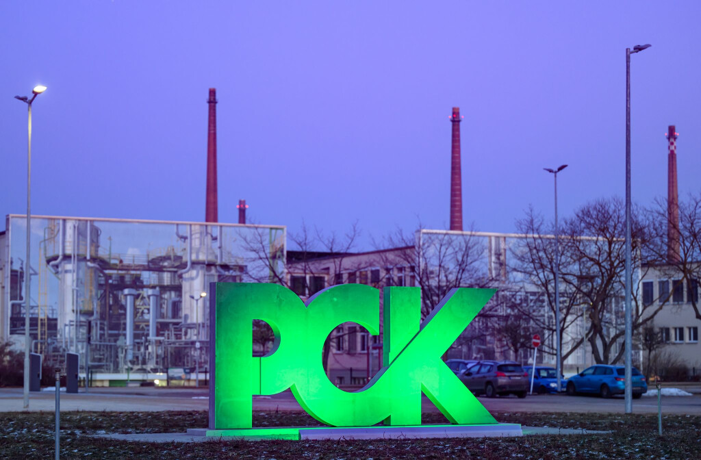Die Ölraffinerie PCK im Nordosten Brandenburgs steht vor neuen Problemen. (Archivbild)
