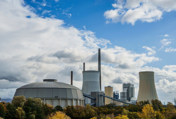 Das Kraftwerk Staudinger wird Standort neuer Energie-Infrastruktur. (Archivbild)