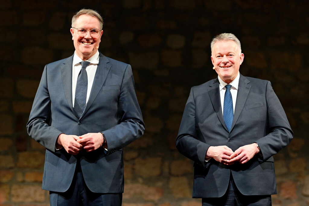 Unternehmen betrieben Klimaschutz, um wirtschaftliche erfolgreich zu bleiben, sagt Schweitzer (rechts). Schnieder versteht nicht, warum Rheinland-Pfalz früher klimaneutral werden will als Deutschland insgesamt. (Archivbild)