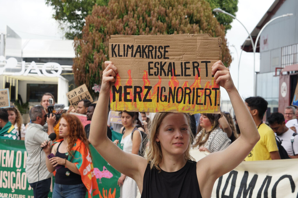 Fridays for Future will am Freitag mit einem deutschlandweiten Aktionstag für eine andere Klimapolitik demonstrieren. (Archivbild)