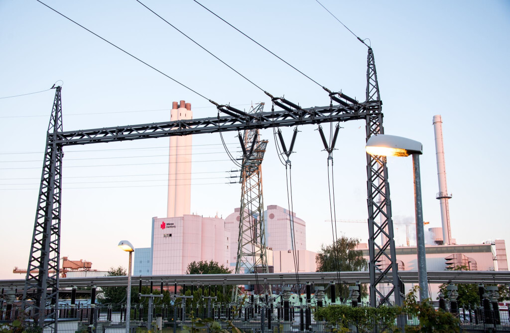 Die Energienetze erneuern und installieren Leitungen, Umspannwerke und Schaltfelder. (Archivbild)
