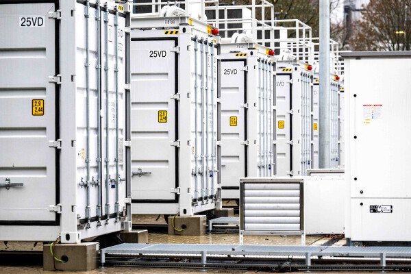 In Lingen betreibt der Energiekonzern RWE bereits einen Batteriespeicher mit 45 Megawatt Leistung. Ein neuer soll 400 Megawatt haben - und der größte in Niedersachsen werden.