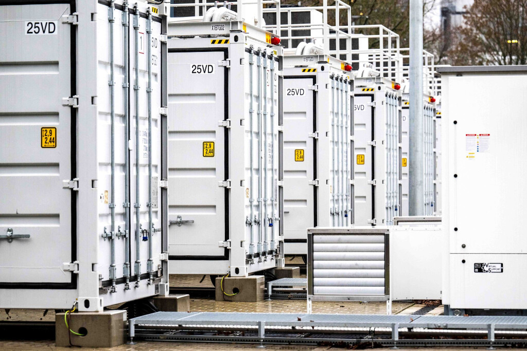 In Lingen betreibt der Energiekonzern RWE bereits einen Batteriespeicher mit 45 Megawatt Leistung. Ein neuer soll 400 Megawatt haben - und der größte in Niedersachsen werden.