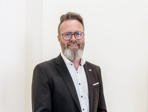 Schleswig-Holsteins Wirtschaftsminister Claus Ruhe Madsen (CDU) will Bürokratie abbauen. (Archivbild)