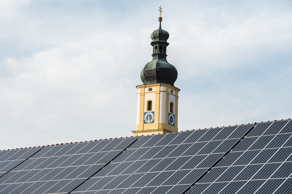 Der Ausbau der Solarenergie ist ein wichtiger Bestandteil der bayerischen Energiestrategie. (Illustration)