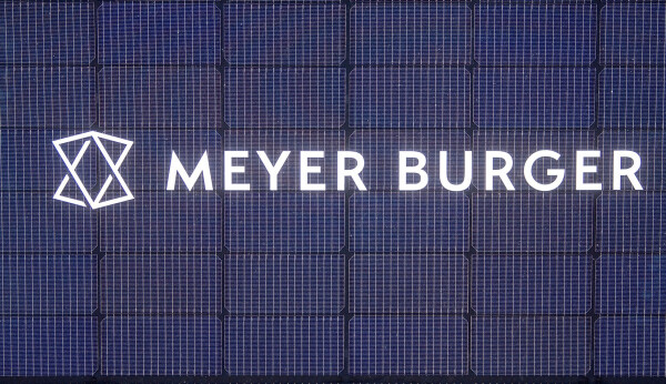Für Meyer Burger endet der Handel an der Börse im Januar. Rund 900 Beschäftigte an drei deutschen Standorten wurden bereits freigestellt. (Symbolbild)