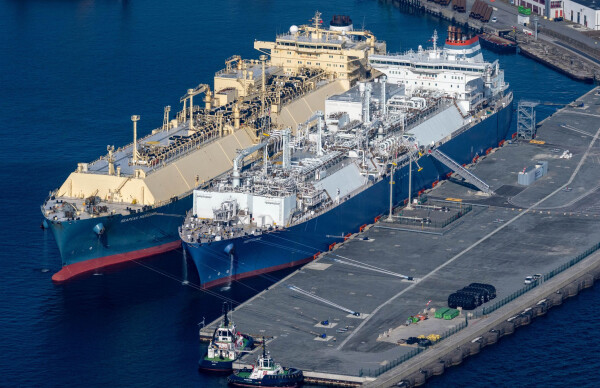 Grünes Licht auch für den dauerhaften Betrieb ohne Landstromanlage gab es nun für das Rügener LNG-Terminal vom zuständigen Landesamt. (Archivbild)