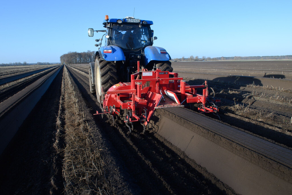 Weniger Stickstoff soll Gewässer schützen - kann aber Erträge mindern. (Archivbild)