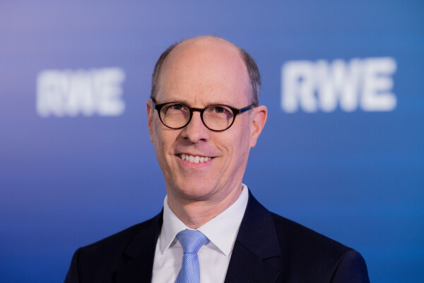 Der Energiekonzern RWE ist mit einem Gewinnsprung ins neue Jahr gestartet. (Archivbild)