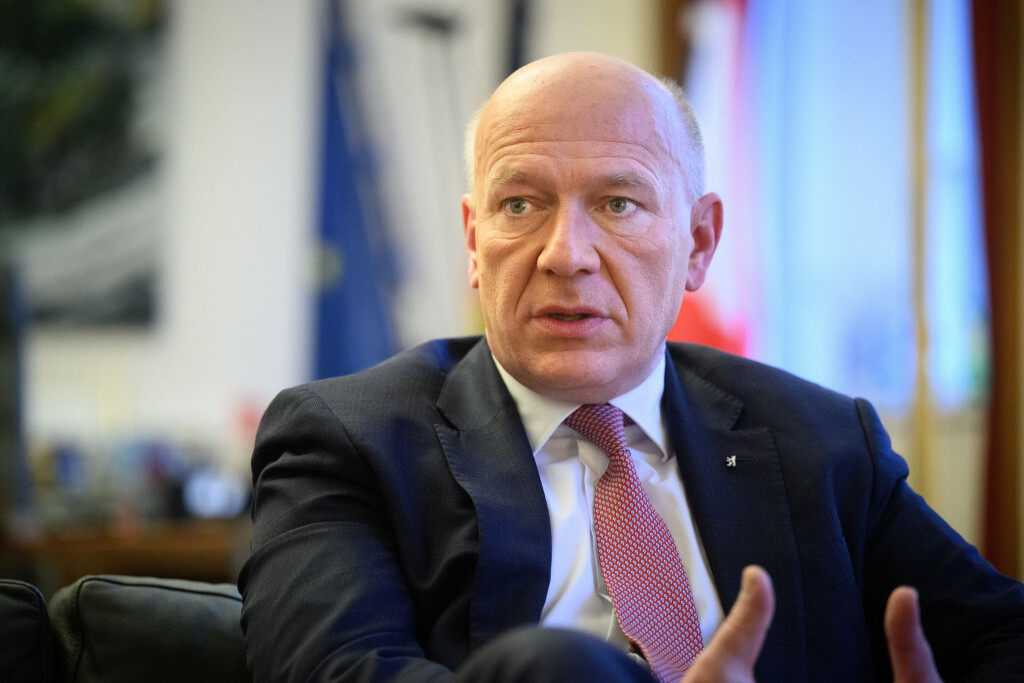 Der Regierende Bürgermeister Kai Wegner dringt auf schnelle Aufklärung der Hintergründe zum Stromausfall. (Archivbild)