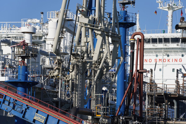 Das schwimmende LNG-Terminal kehrt nach Brunsbüttel zurück. (Archivbild)