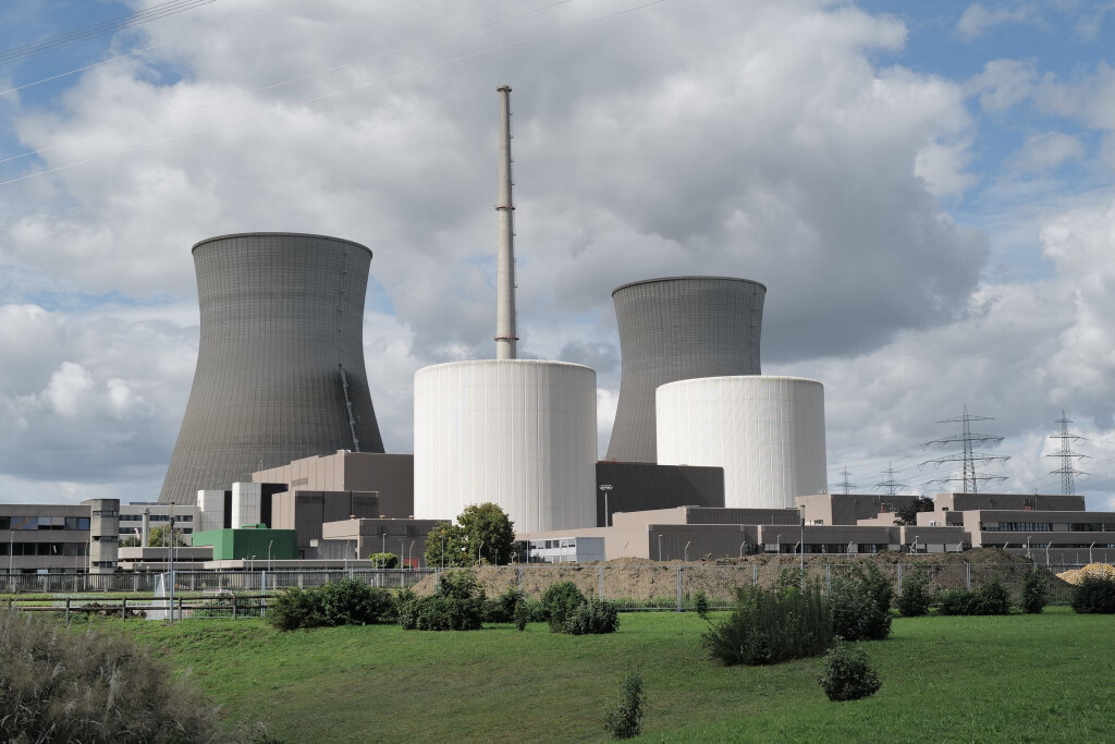 Seit Wochen arbeiten Spezialisten daran, dass die beiden monumentalen Bauwerke durch Sprengungen binnen Sekunden dem Erdboden gleich gemacht werden. (Archivbild)